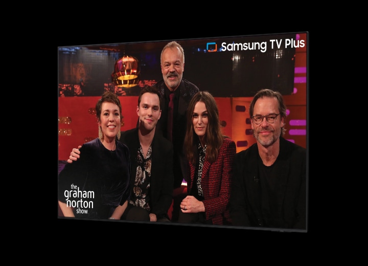 בתמונה זו רואים טלוויזיה חכמה 55 אינץ' SAMSUNG דגם UE55DU7100 Crystal UHD 4K HDR. הטלוויזיה מציעה חווית צפייה עוצרת נשימה עם צבע קריסטל דינמי, טכנולוגיית Quantum HDR ותמונה באיכות 4K.