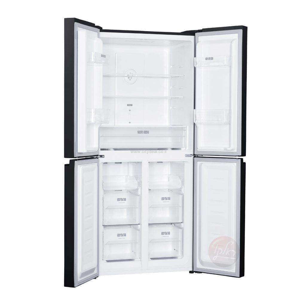 מבנה פנימי של מקרר Sharp SJ8435BL מבט פנימי על מקרר Sharp SJ8435BL עם חלוקה פנימית מרווחת