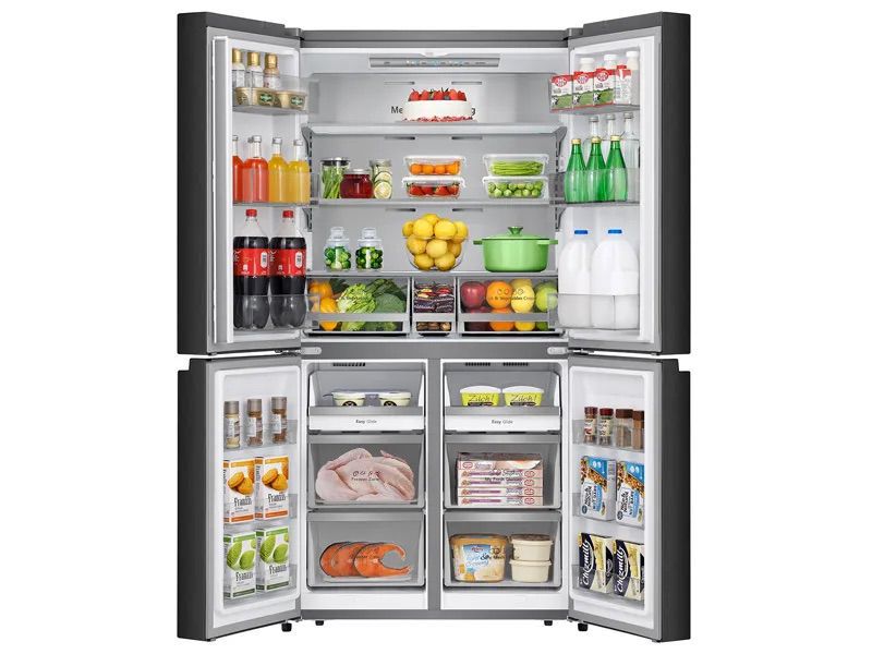 מקרר Hisense RQ72BK פתוח מלא עם מוצרים הממחיש את סידור Open Space וחלוקת הנפח 617 ליטר