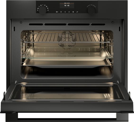 ASKO OCM8464A1 – פנים התנור עם מסילות טלסקופיות, רשת גריל ומגש