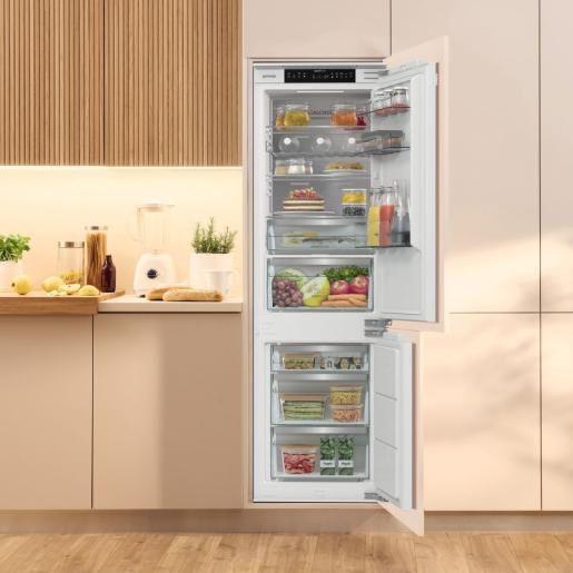 מקרר אינטגרלי Gorenje NRKI517E82 משולב מקפיא תחתון – תמונת מוצר להמחשת העיצוב והמבנה