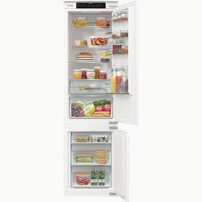 Gorenje NRKI519E41 מצב פתוח פעיל Gorenje NRKI519E41 במצב פתוח עם מוצרים להמחשת חלוקת האחסון