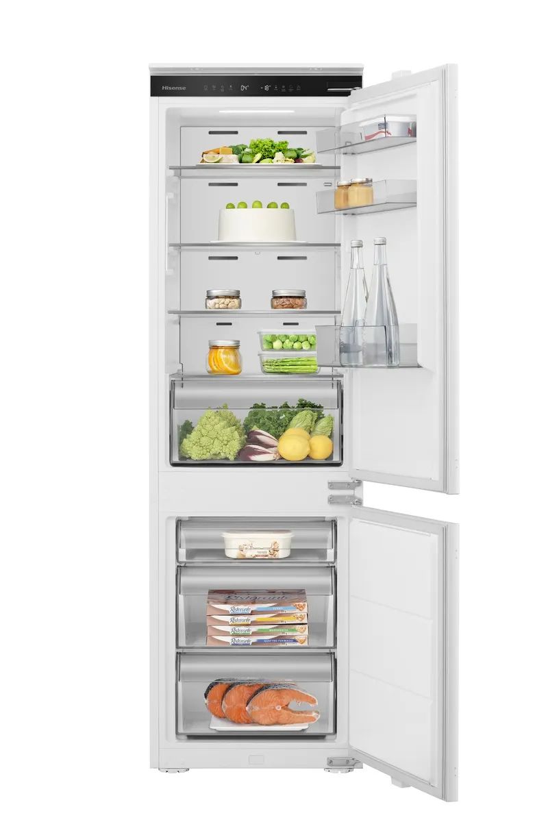 מקרר Hisense RB3B250NEWE1 עמוס במזון
