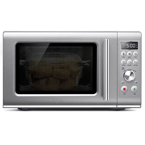תא פנימי שימושי במיקרוגל SAGE SMO650SIL בנפח 25 ליטר מיקרוגל SAGE SMO650SIL כסוף בנפח 25 ליטר בזמן חימום מזון