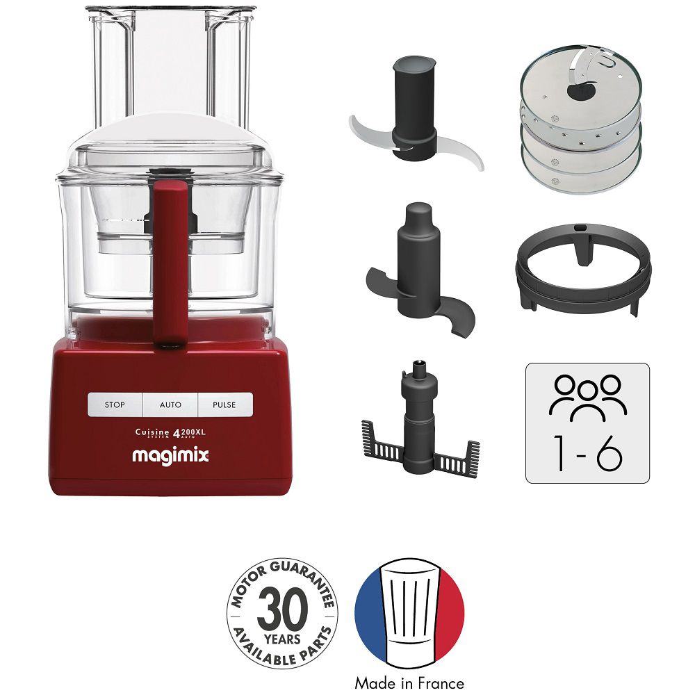 מעבד מזון Magimix CS4200JRXL Premium במבט חזיתי קרוב, המדגיש את כפתורי התפעול