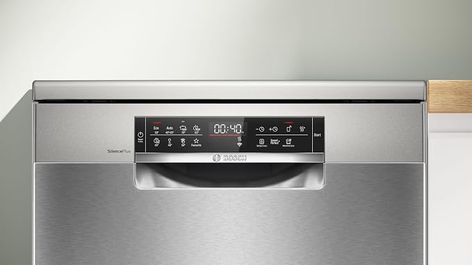 לוח פיקוד מגע ותצוגת זמן במדיח Bosch SMS8ECI02E תקריב לוח הפיקוד והתצוגה בחזית מדיח Bosch SMS8ECI02E